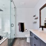 baños con regaderas de cristal